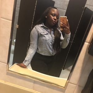 Meet your Posher, Candria